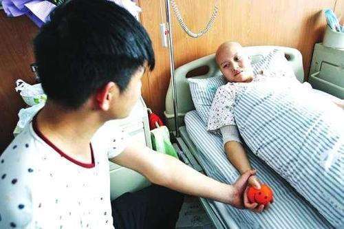 主持人李咏死于哪种癌症,李咏是什么癌症去世