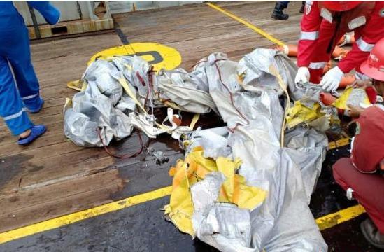 又一架飞机坠毁了吗,最近印尼空难