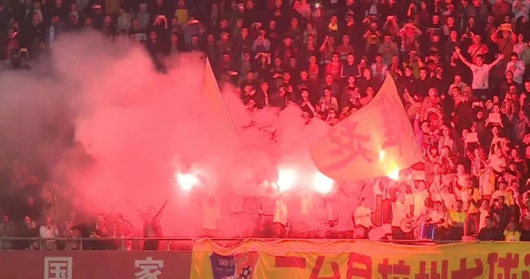 等了很久终于等到今天,四川足球梦圆都江堰凤凰体育中心!