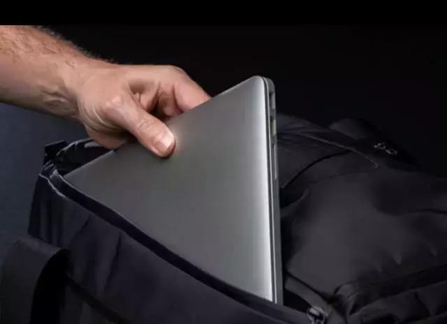 外国人发明悬浮背包的视频,美国人发明的一个小玩意