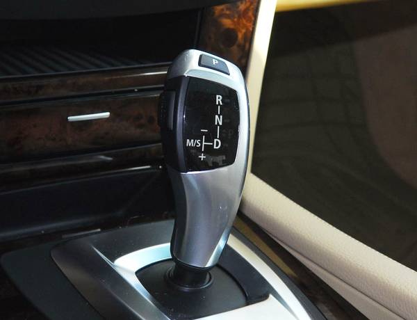 10年13万的奔驰C级和09年9万公里的宝马5系，11万多适合哪台车