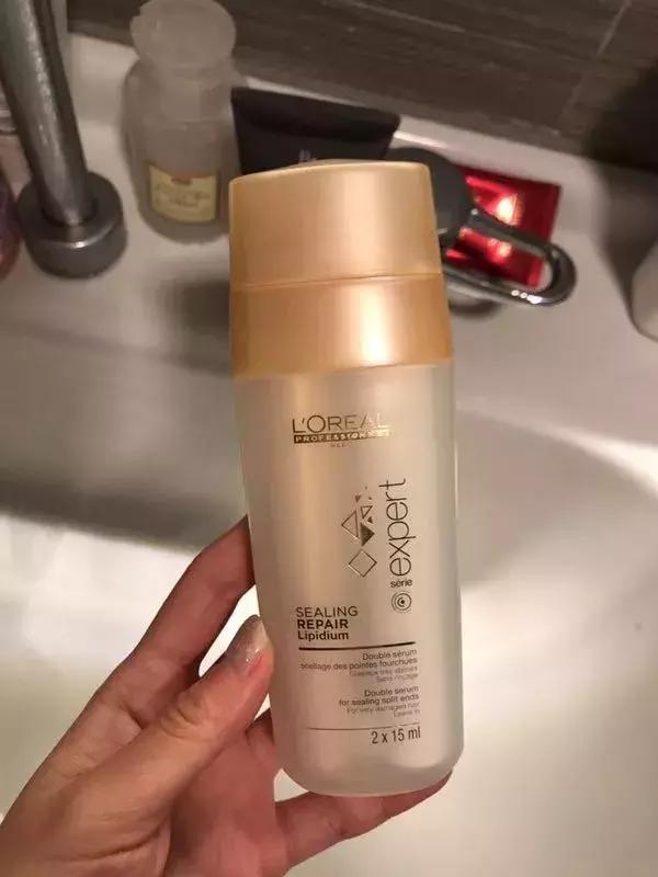 她希望头发躁起来，我希望头发乖一点