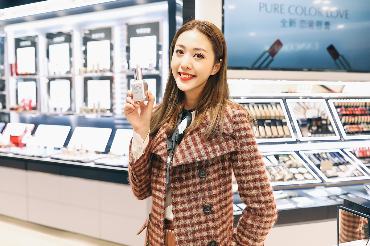 重庆网红打卡解放碑,打卡网红地洪崖洞解放碑