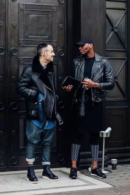 网红同款男装冬装皮衣夹克混搭,软质洋装皮衣混搭个性风不失时尚