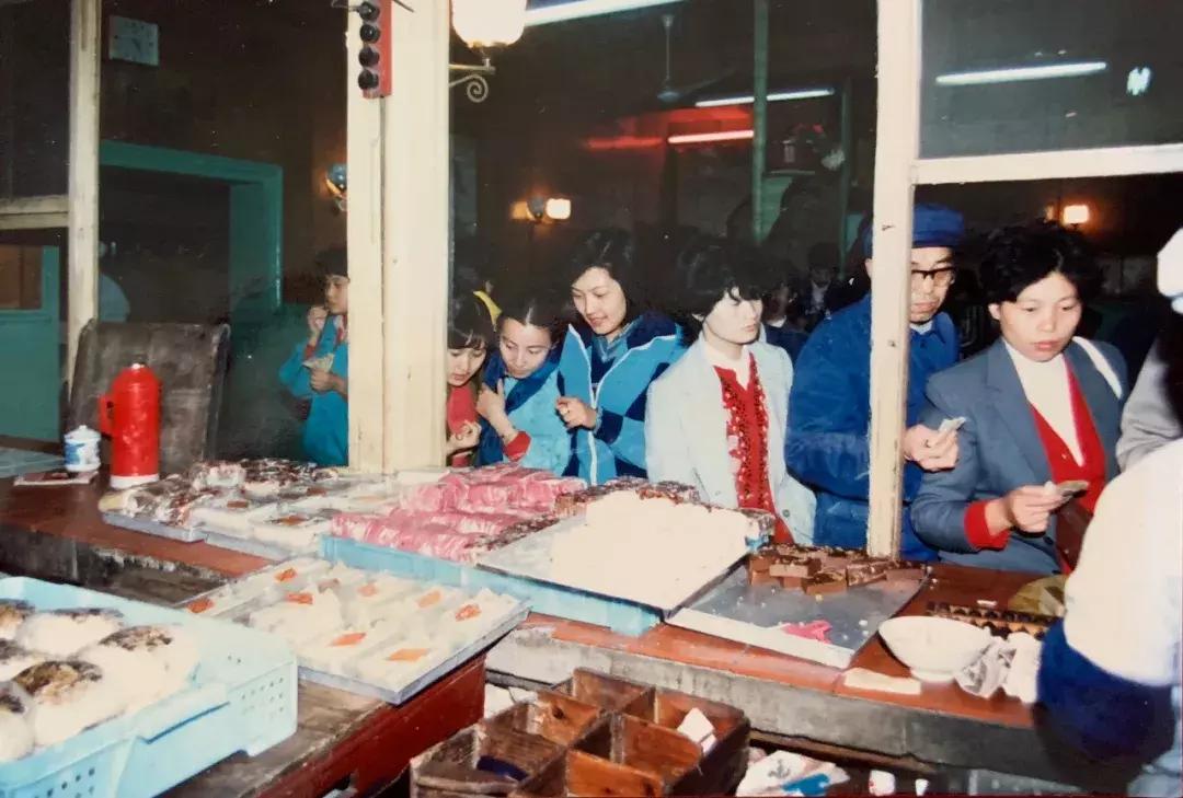 在无锡电视台打地铺，吃中萃面，李咏留在无锡的青春与爱情……