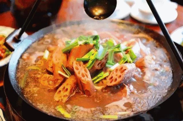 在武汉的几十块钱泡温泉网红景点,温泉泡池网红地点