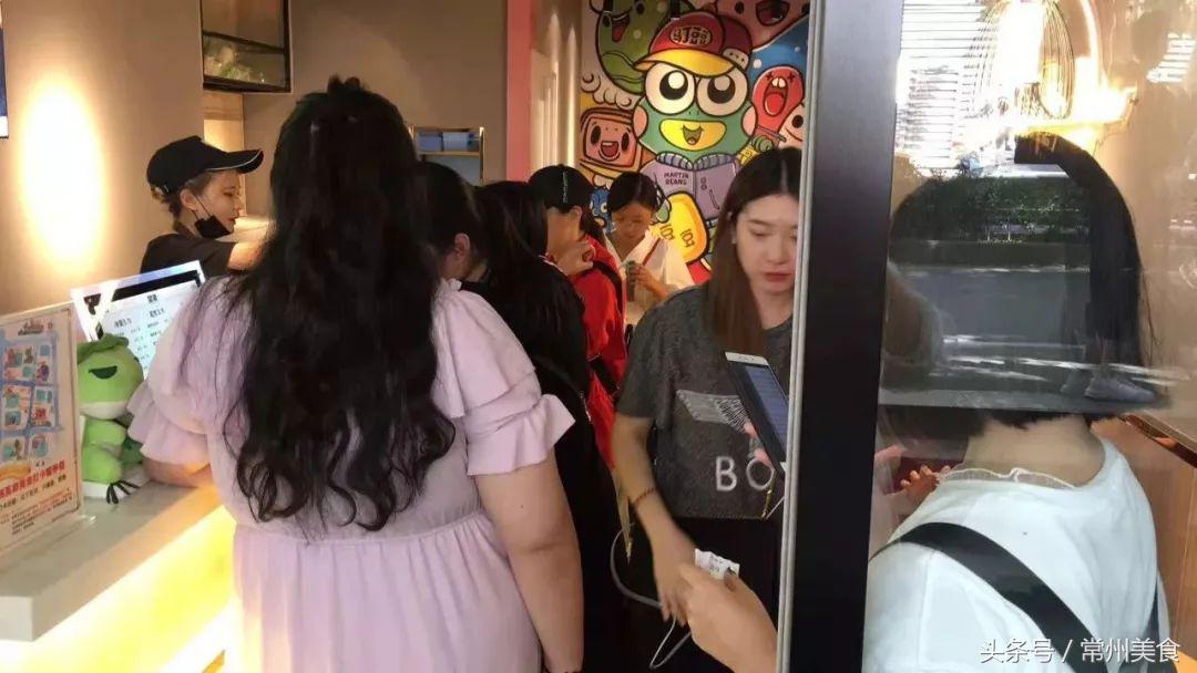 一口蛋黄，整个世界！这家南京网红小吃一路火到常州！