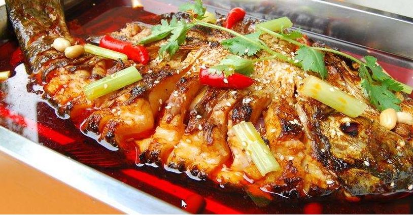 秘制烤鱼真材实料才能做出好味道,味道鲜美的烤鱼怎么做好吃