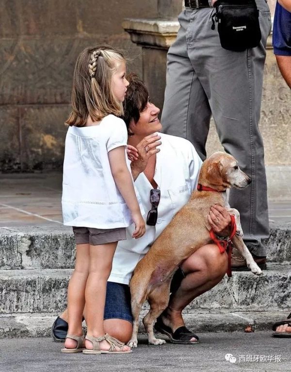 西班牙公主13岁说中文,西班牙公主leonor出生日期