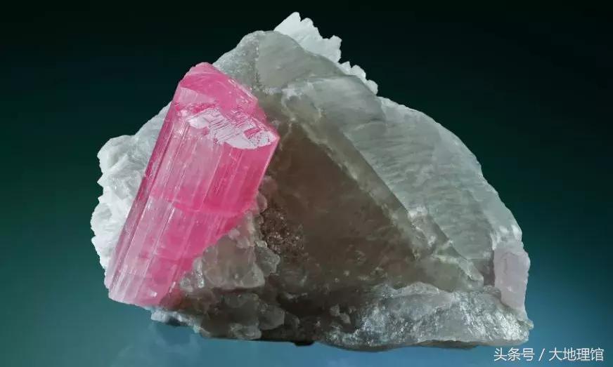 地球上有两个地方是哪里,地球上有多少个国家分别在哪