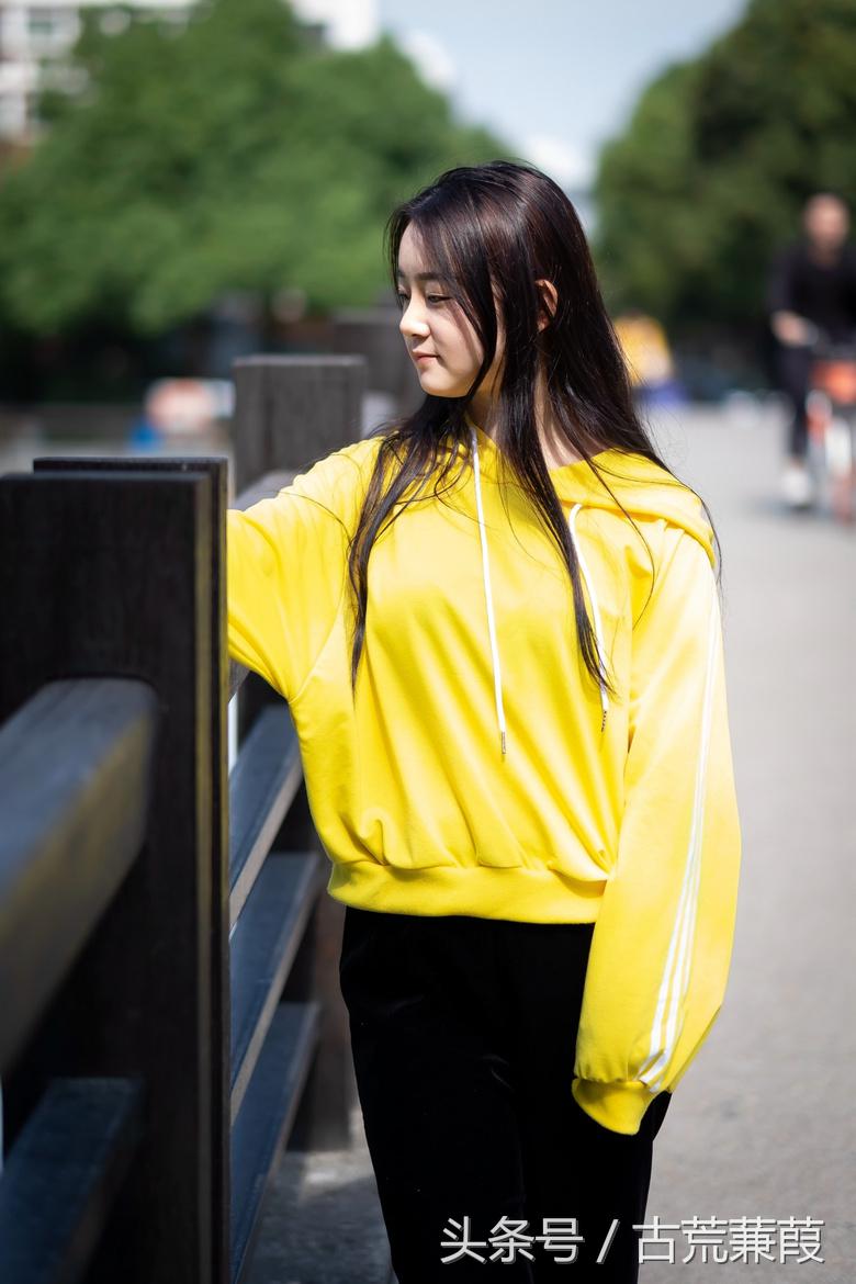 也曾风雨入窗帷，多年往事堪忘记