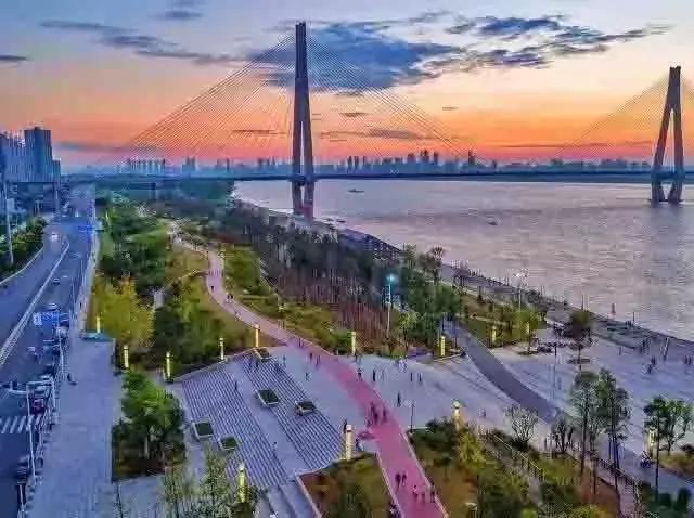 红蓝绿黑你喜欢什么色,红绿蓝清新配色