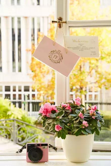 唐嫣大婚婚礼场景曝光伴娘美到爆,唐嫣婚礼上的伴手礼