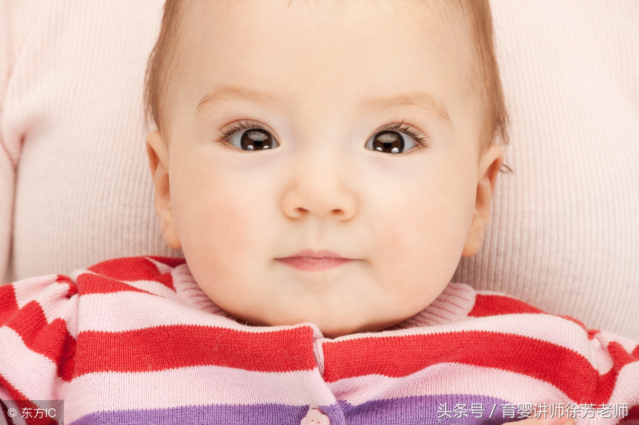 宝宝小便护理,天气热宝宝的尿又少又黄