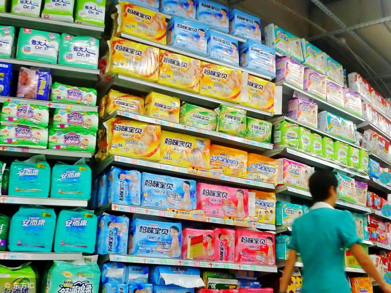 因目睹同学“大姨妈”突然造访的尴尬，她决定开这样一堂课