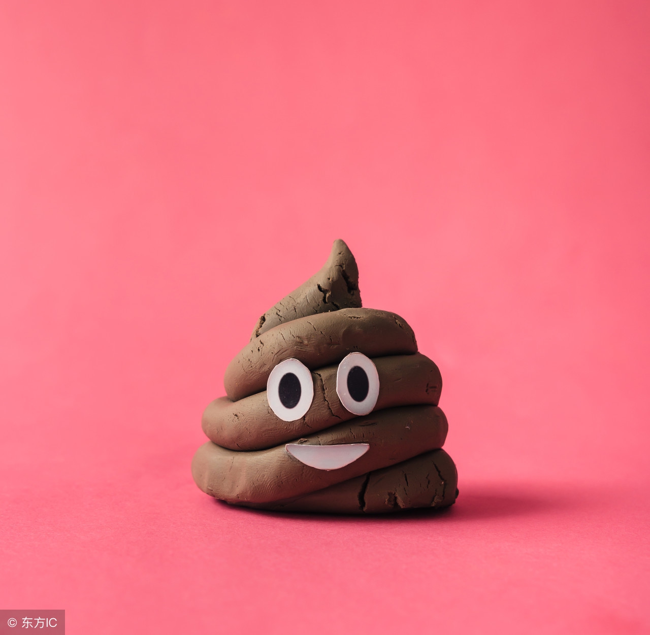 大便颜色有时深褐色时而黄色,大便颜色有一点白黄色怎么治