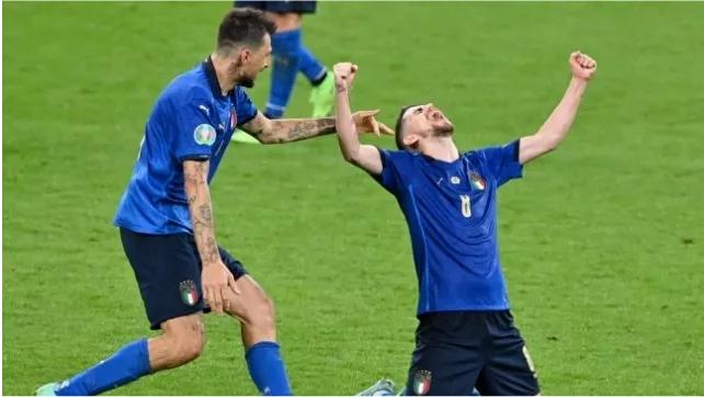 深圳王之者足球：密集防守下的攻势足球，传控真的过时了吗？