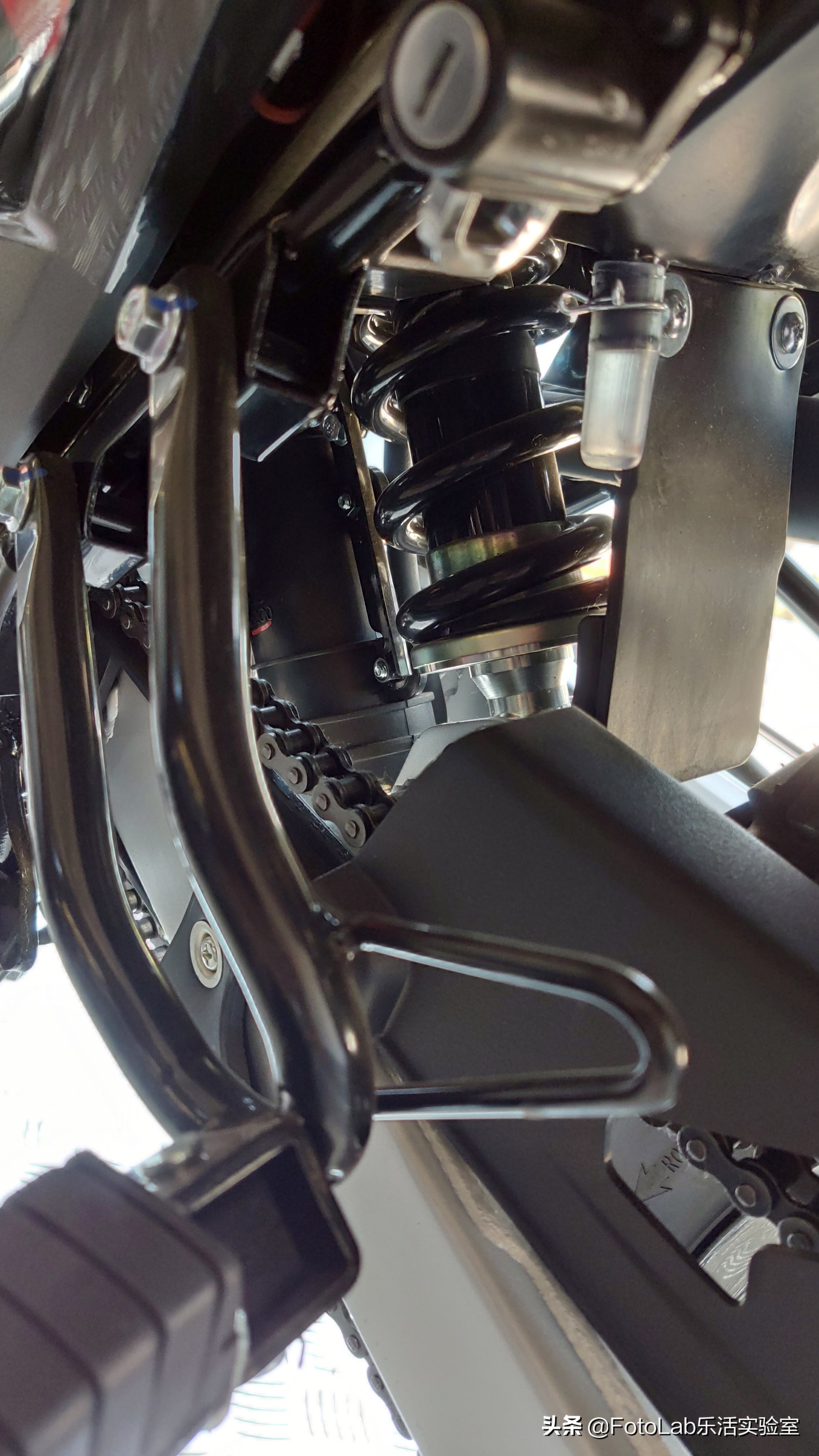 豪爵nk150和阿普利亚150adv哪个好,nk150豪爵对比阿普利亚terra150