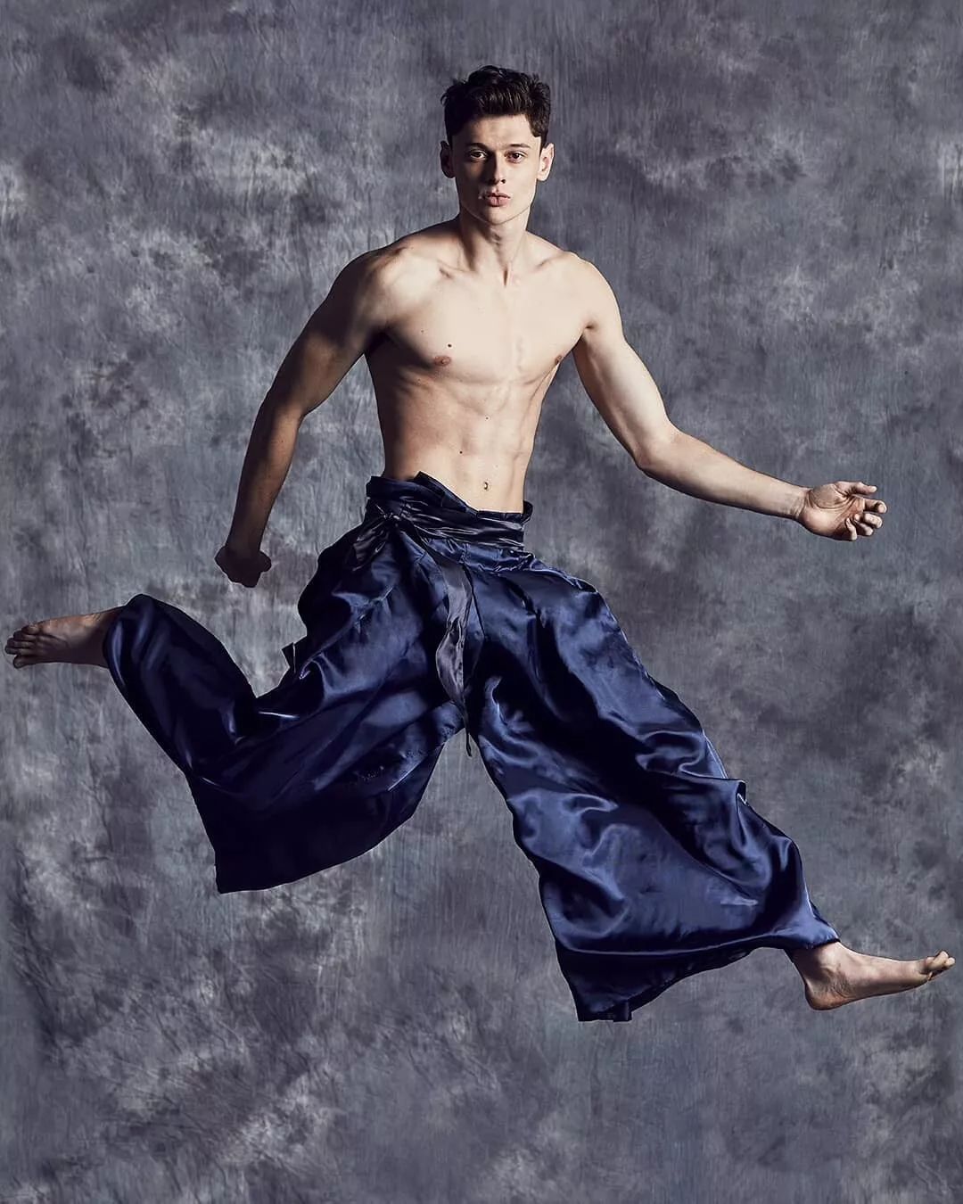 波兰版超模大赛选出最新男模冠军