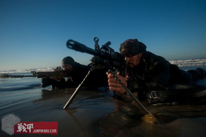 海豹突击队教你射击,战甲轰鸣装备介绍