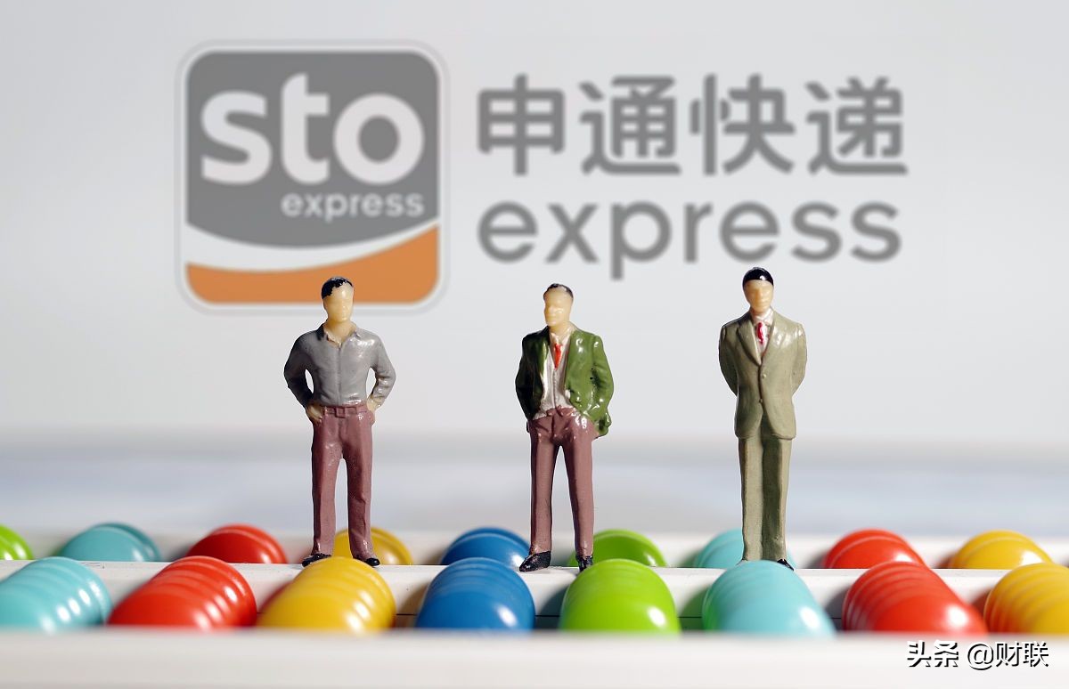 鞋企砸广告，花1多亿打败耐克，两次失误跌落神坛，现市值19亿