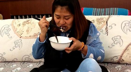 生孩子剪了一刀跟侧切有区别吗,生孩子侧切和直切有什么区别