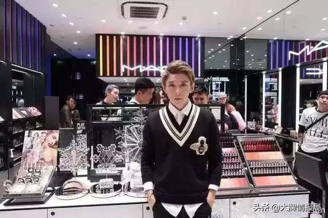 一秒钟赚228万！揭秘李佳琦成功背后伤痛：9年无休患严重支气管炎