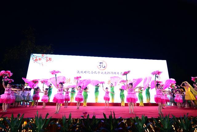 鐑椆搴嗙鏉庢皬瀹楃濂犲熀浠紡,鐣閽熸潙瀛斿瓙璇炶景