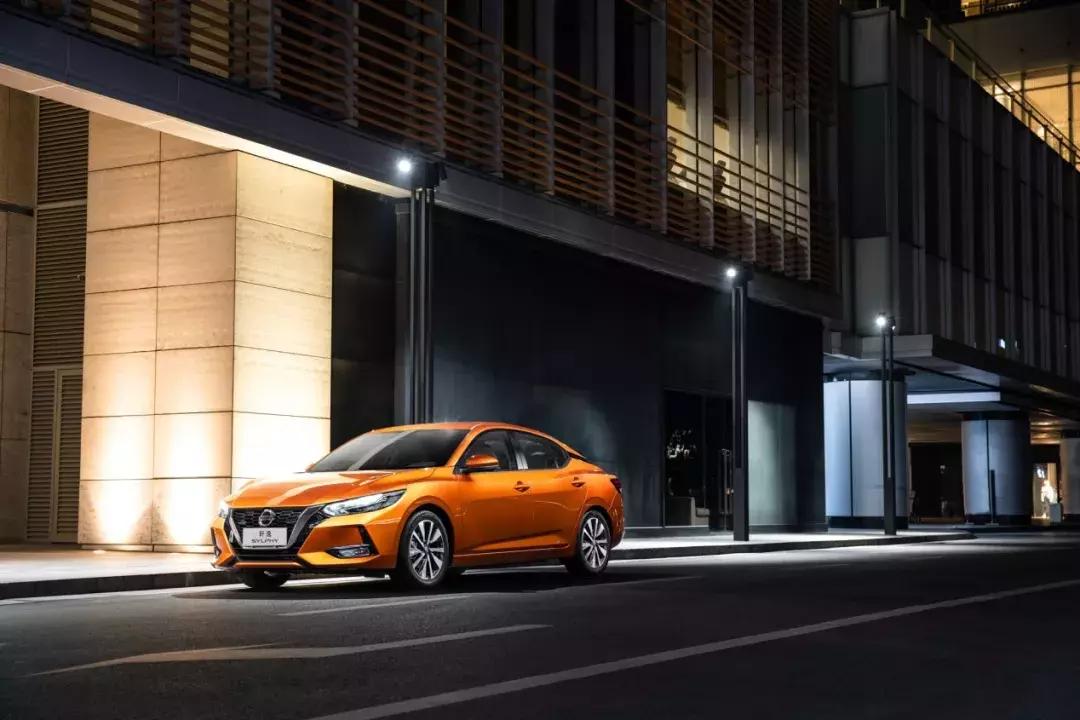 日产轩逸1.8自动挡落地价,全新轩逸手动低配落地多少钱