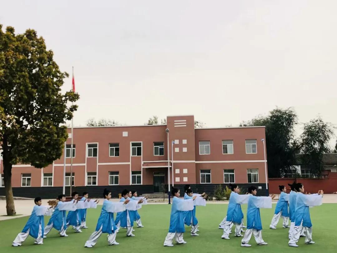 满怀豪情迎接新的一年到来,满怀激情迎接新学期视频