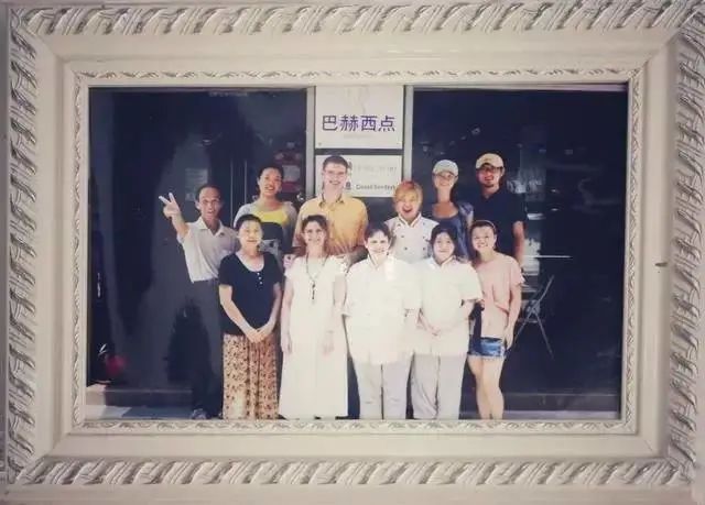 一家“无声”面包坊，一对德国夫妇，温暖了很多中国人，太治愈了