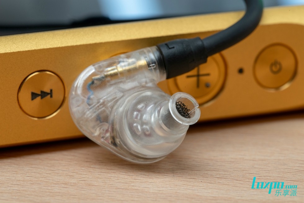 各大厂商的顶级旗舰耳机,三分钟带你了解这家店