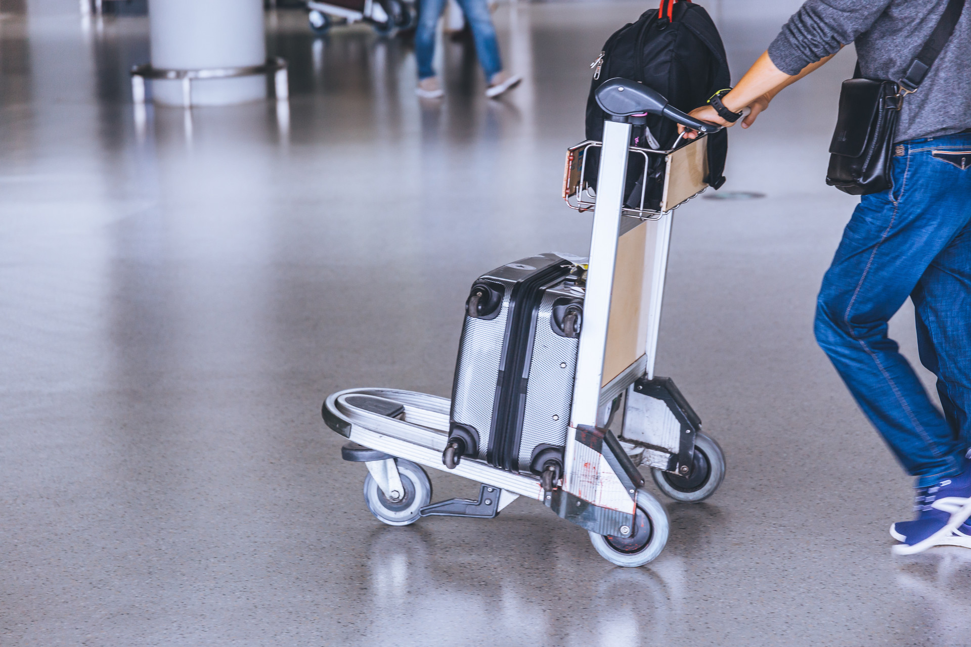 怎么准备去旅游的行李箱,旅游适合背包还是拉行李箱