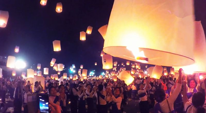 缅甸超大孔明灯,缅甸放飞孔明灯