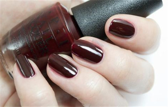 涂指甲油前需要打磨指甲表面吗,指甲尖边缘一圈白色指甲油怎么涂