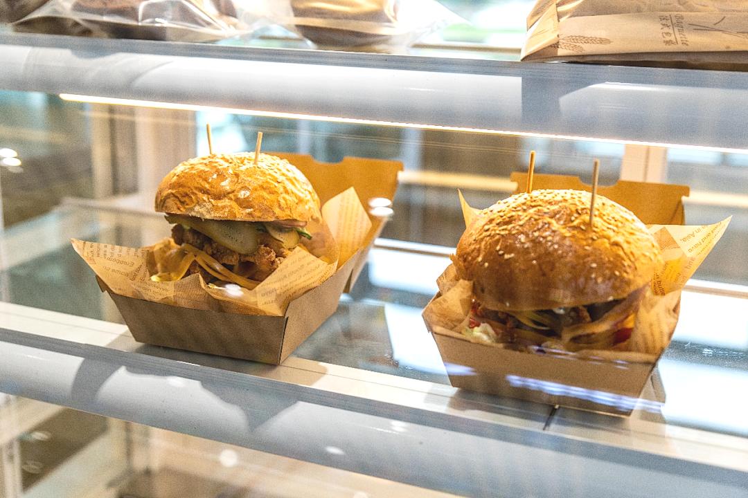 俄罗斯风情一条街必买清单,俄罗斯小镇美食街