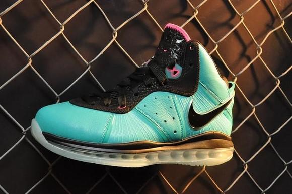 勒布朗詹姆斯球鞋全系列,洛杉矶新王