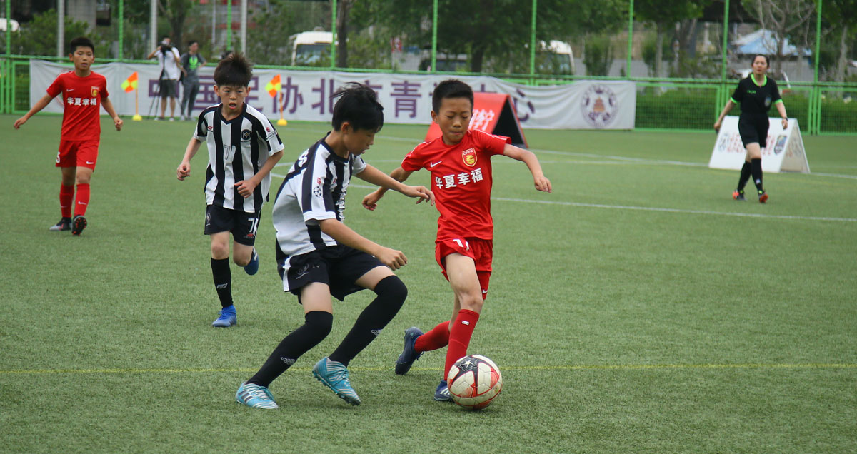中韩国际青少年足球交流训练营,中韩足球青训比赛