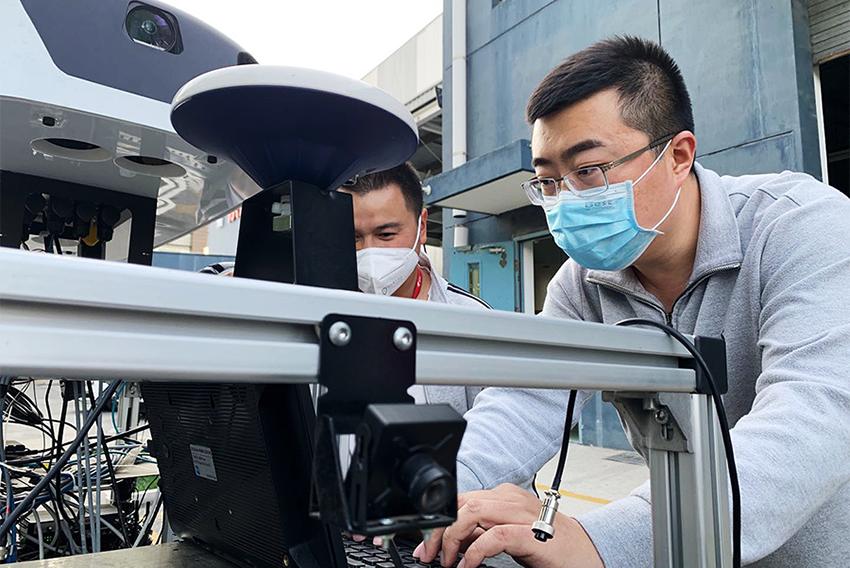 京东无人配送视频,京东到家无人配送