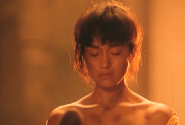 浅析《菊豆》的叙事结构：婶子和小侄子偷情背后的社会黑暗性质