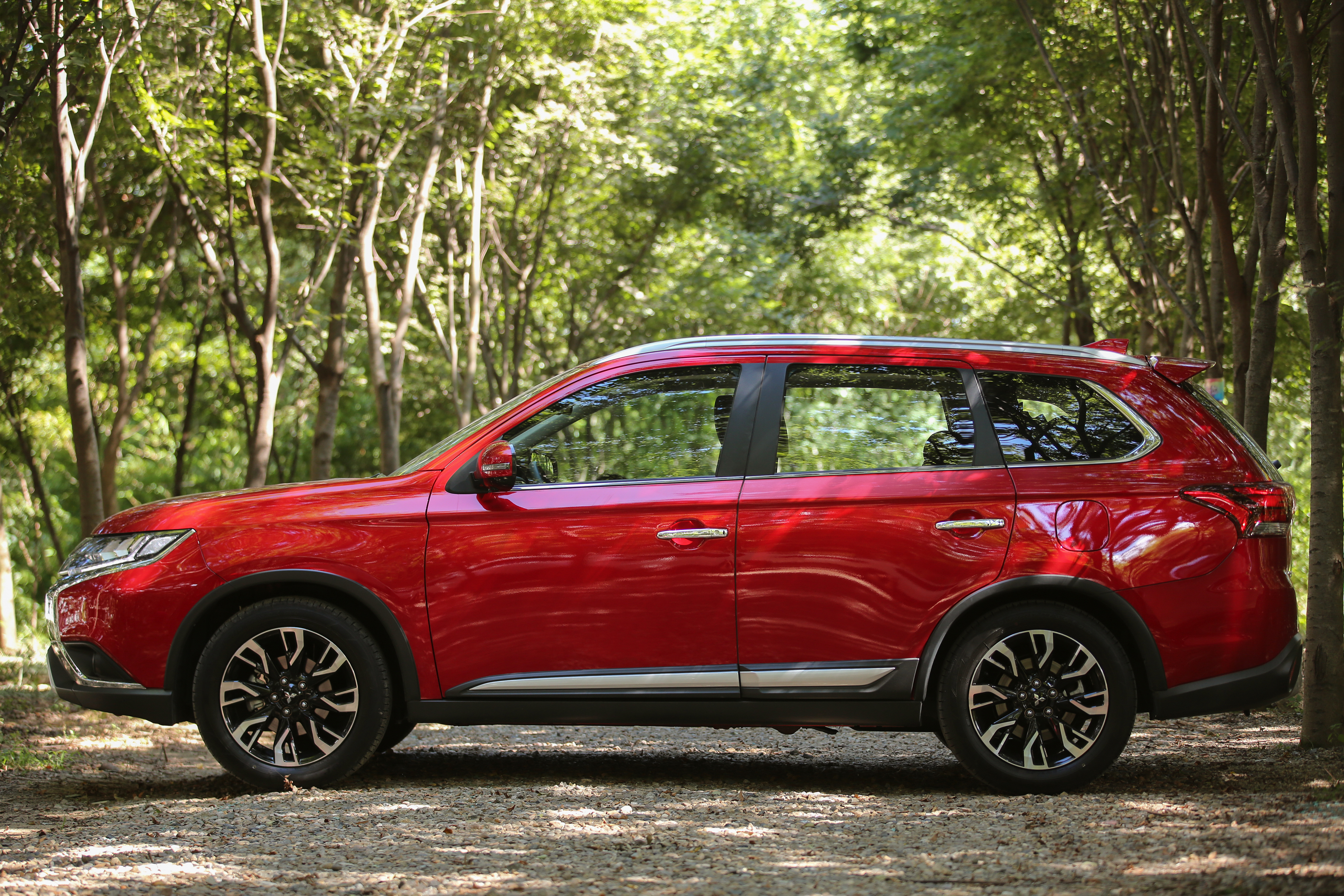 三菱欧蓝德ex劲界改装案例,三菱欧蓝德内饰改装最佳方案