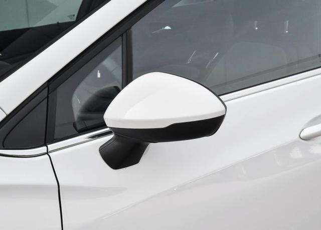 雪佛兰科鲁兹1.8是国几的排放标准,雪佛兰科鲁兹320自动悦享版落地价