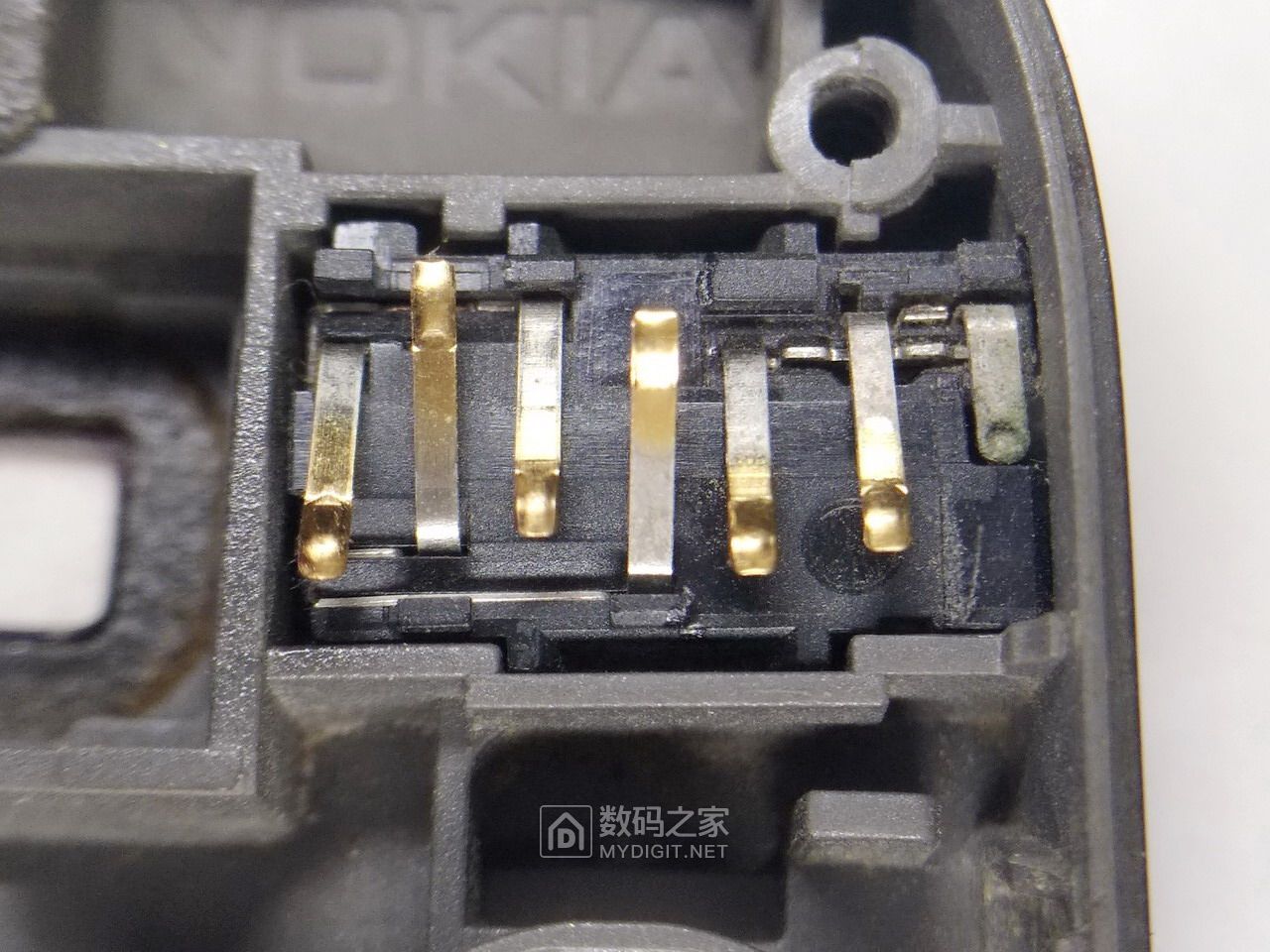 70余图拆解2008年款诺基亚全键盘旗舰E71,曾经的神机名不虚传