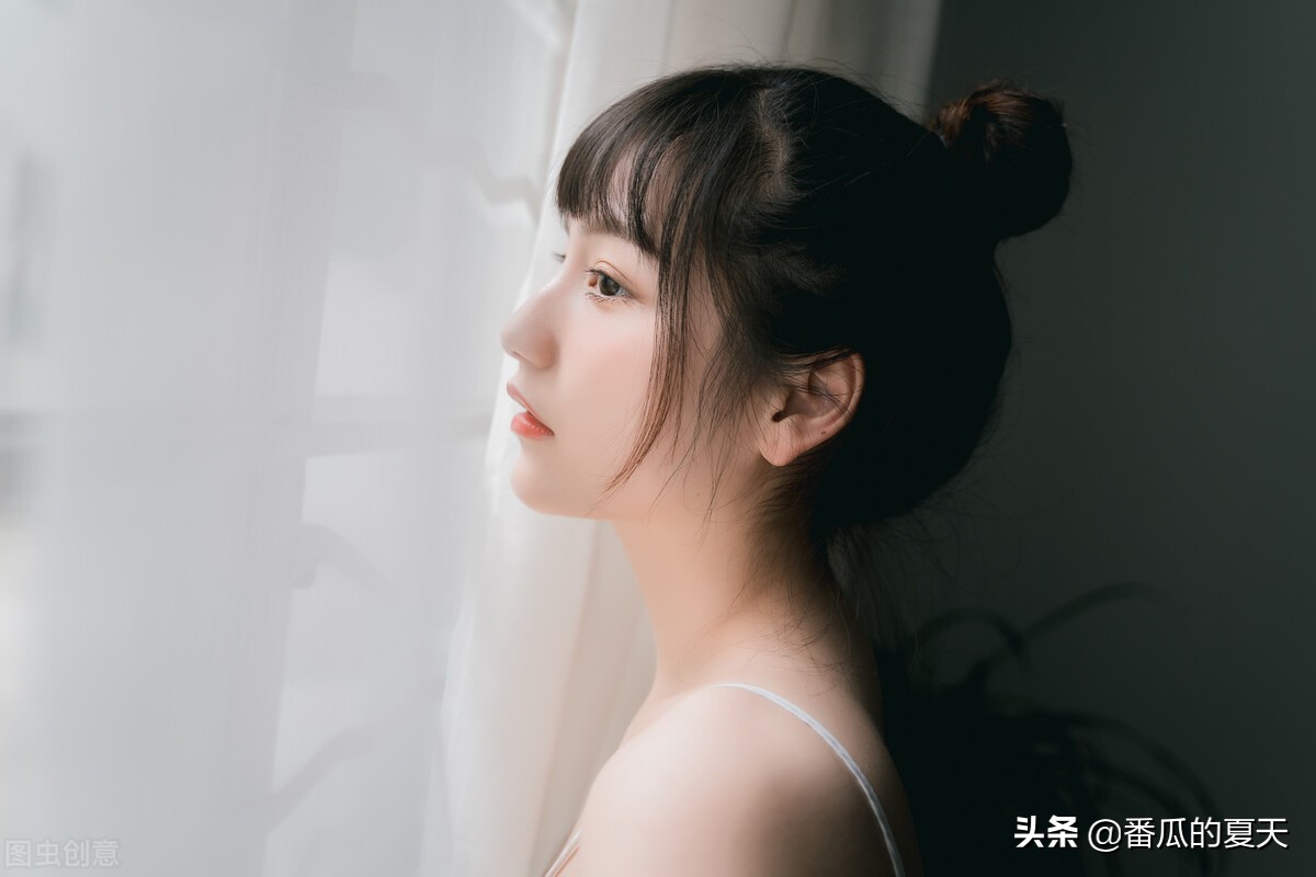 越高冷的男人对女人越有吸引力,高冷的男生是怎样的吸引女生