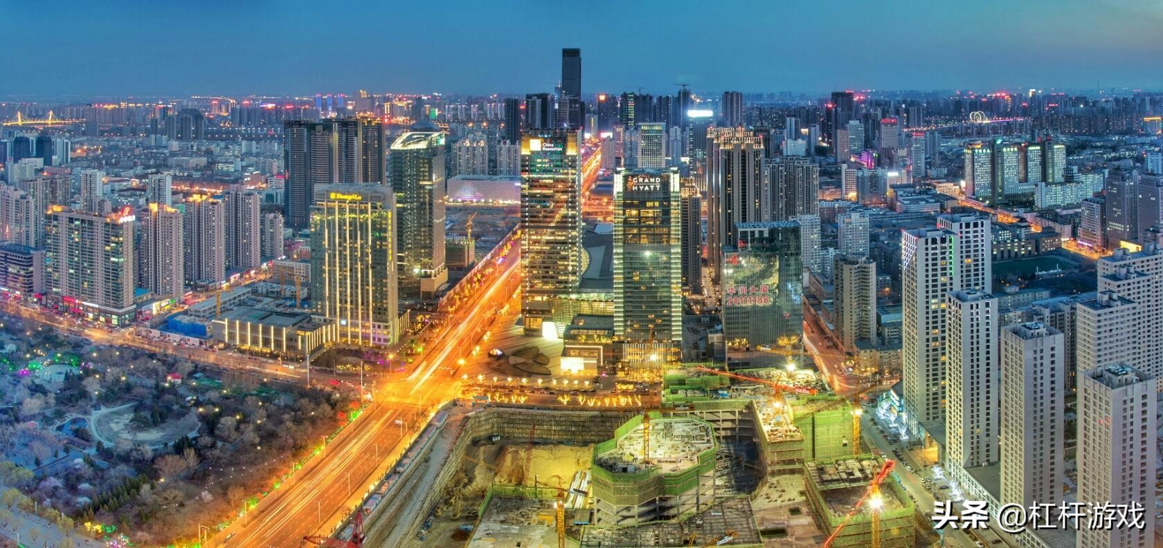 王健林与李嘉诚的格局,李嘉诚与王健林解析