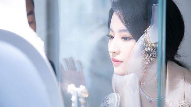 刘亦菲洗脸方法去闭口,刘亦菲推荐护肤水是什么