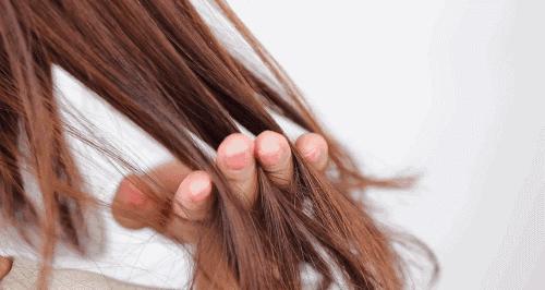 头发自然卷发质硬适合做什么头发,钢卷烫发