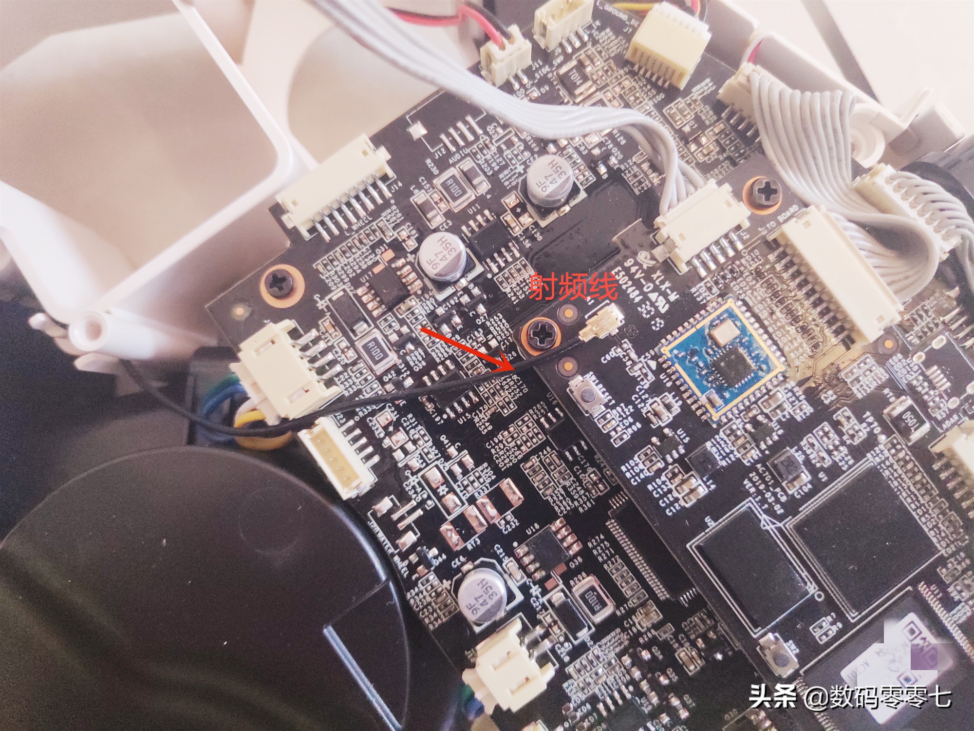 联想扫地机器人拆刷子,联想智能扫地机器人