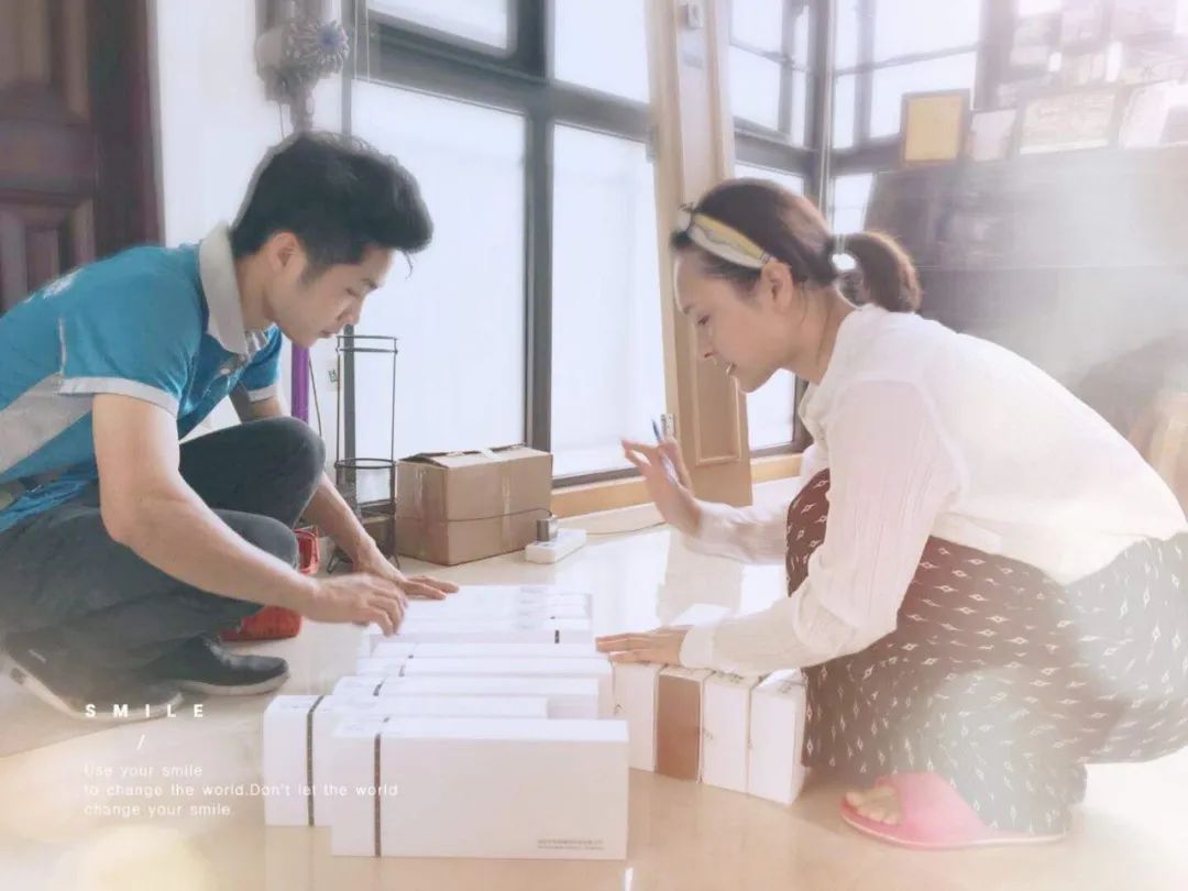 在朋友圈以外，微商是如何工作的？我采访了收入百万的她