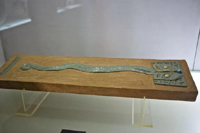 二里头夏朝遗址出土文物,夏文化遗址最有可能在哪里被发现